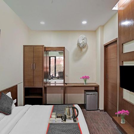 Hotel O Royal Regency Газиабад Экстерьер фото
