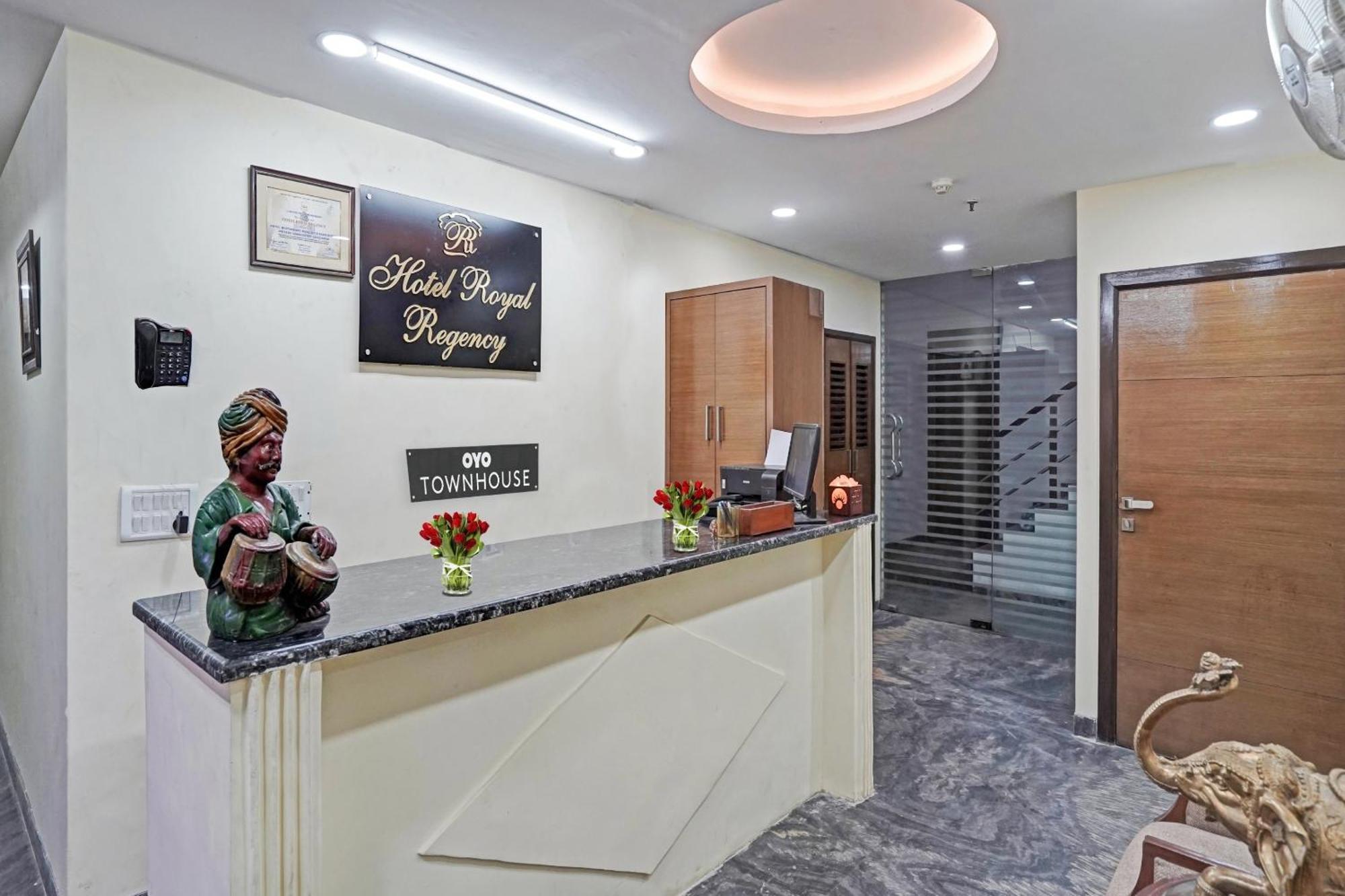 Hotel O Royal Regency Газиабад Экстерьер фото