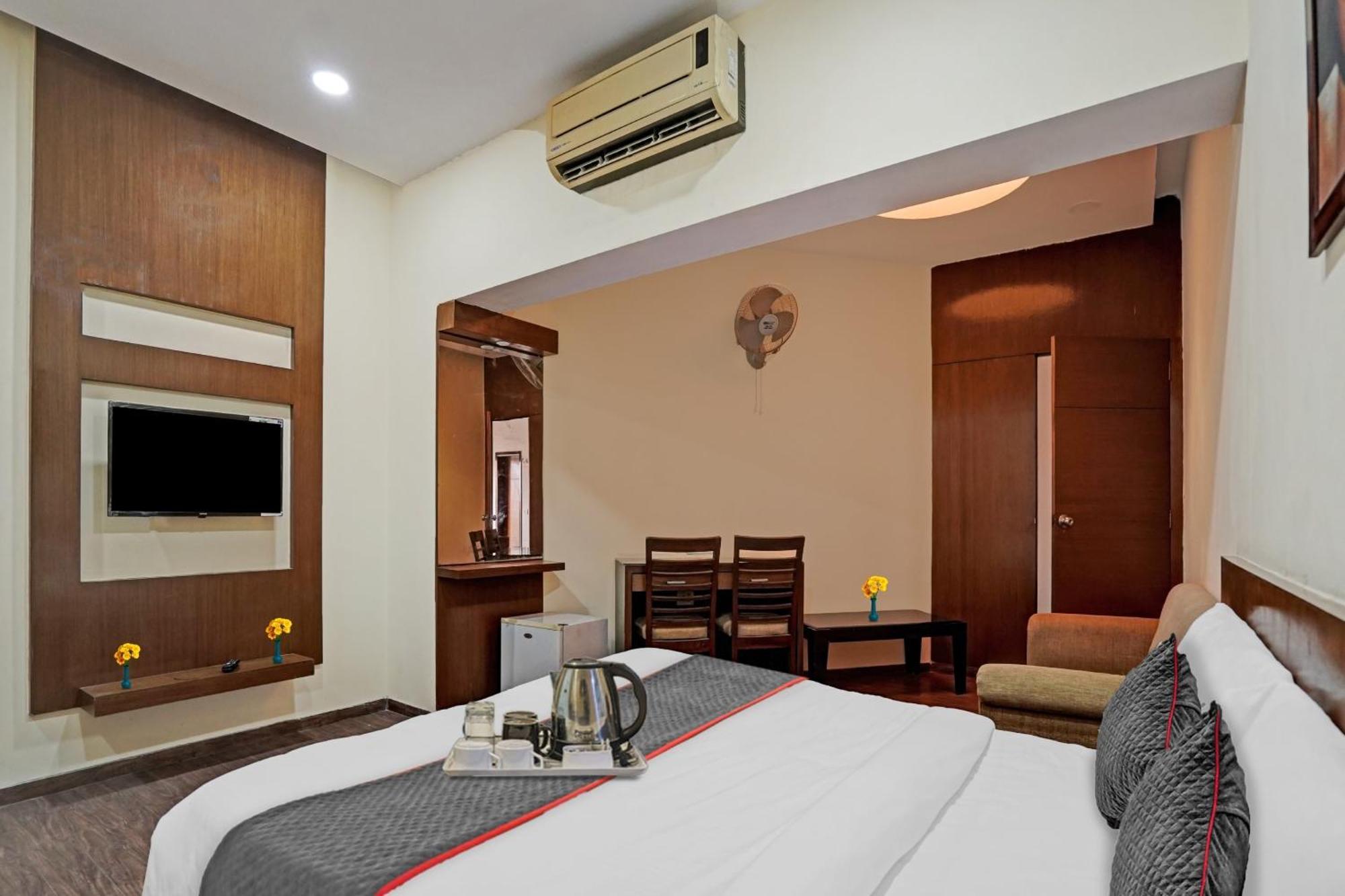 Hotel O Royal Regency Газиабад Экстерьер фото