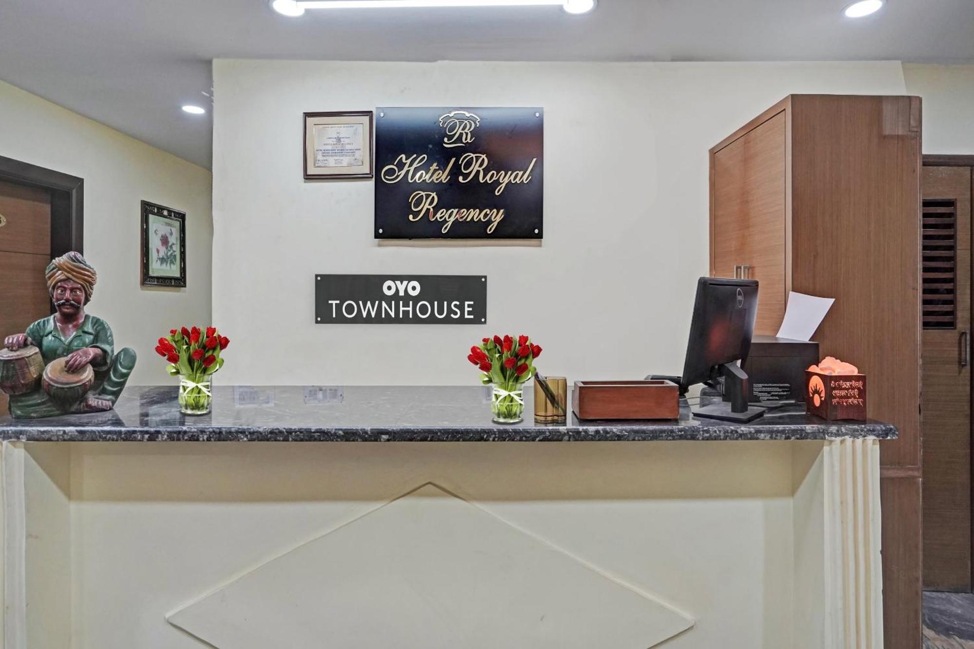 Hotel O Royal Regency Газиабад Экстерьер фото